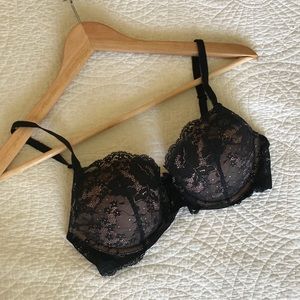 🔥 Victoria’s Secret lace demi bra 🔥